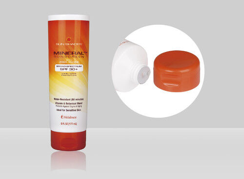 D50mm Op maat gemaakte cosmetische lotionbuizen met flip cap Grote capaciteit